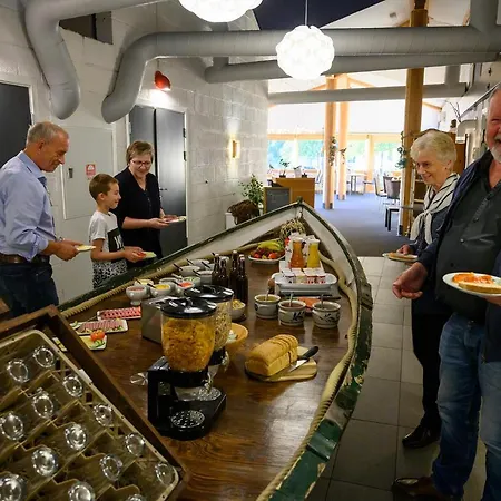 Fjellkysten Otel Tennevoll