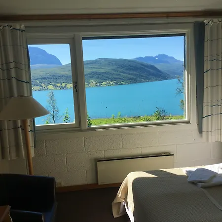 ホテル Fjellkysten 3*