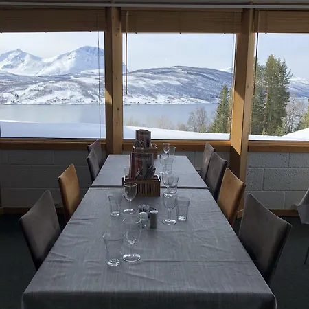 Fjellkysten ホテル Tennevoll